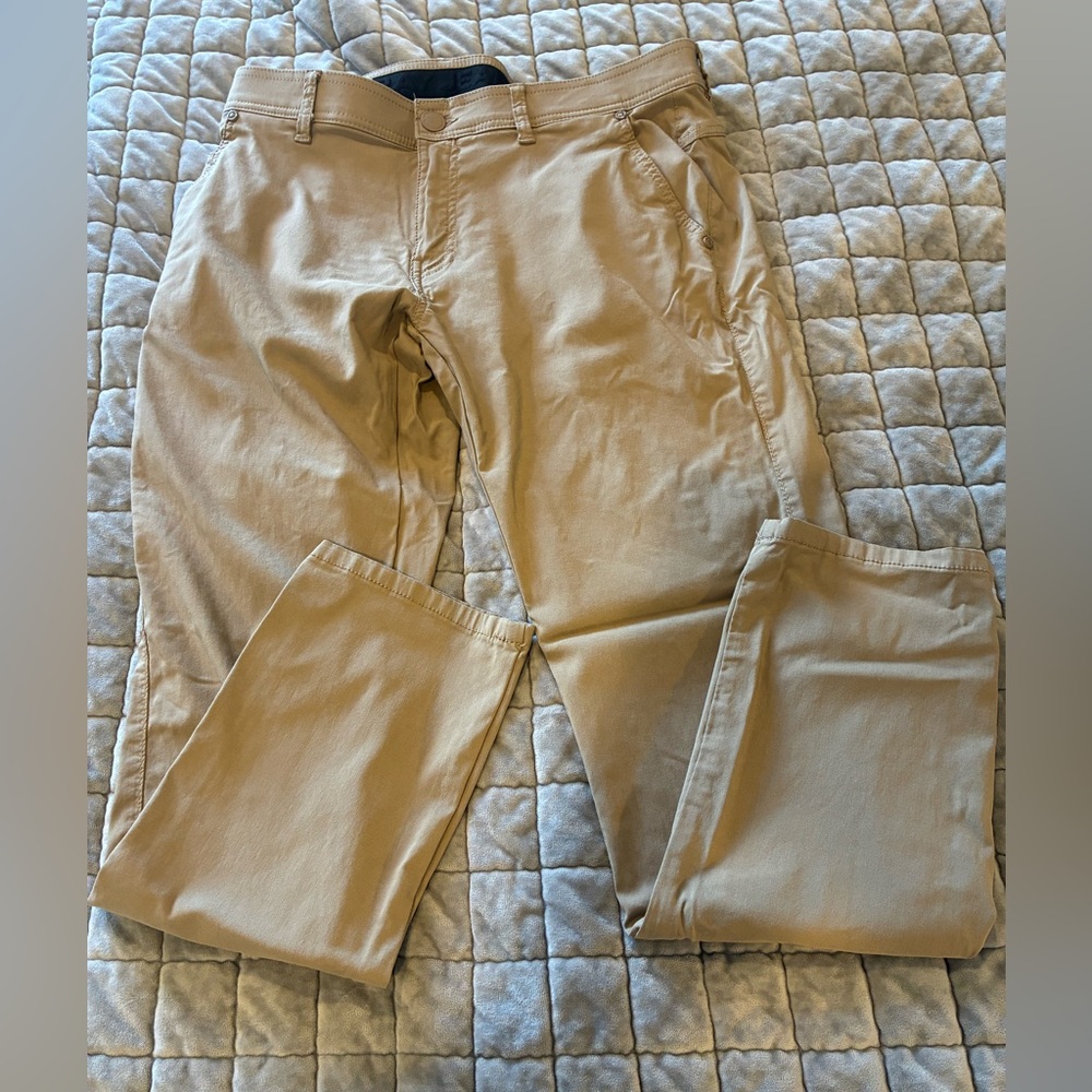 X-ray Jeans slim flat front pants, light and stretchy, size 32